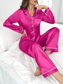 LuxeNights 女士撞色滚边翻领上衣，带口袋和刺绣睡衣套装，秋冬舒适优雅细节 - 玫紅色 - 查看 5