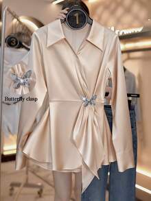 SHEIN LUNE Aprikotfarbenes Damen Hemd, Neuer Stil Frühling und Herbst 2025, modisch und elegant, Taillengürtel, schlank und jugendlich, und stilvoll, der Bund mit modischer Metallschmetterlings-Knopfleiste verleiht ein hochwertiges Gefühl. Geeignet für den täglichen Gebrauch, elegant, Frühling und Sommer, Valentinstag für Damen, Party Oberteile, elegant - Aprikosenfarben - Übersicht 6