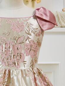 花童高档纹理面料蝴蝶结露肩A字短裙，适合婚礼、舞会、生日派对、宴会等场合。 - 紫色 - 查看 5