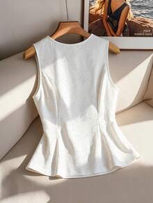 GlowEve CURVE 大码女式圆领无袖收腰白色休闲背心，适合春夏通勤穿着。 - 杏色 - 查看 2