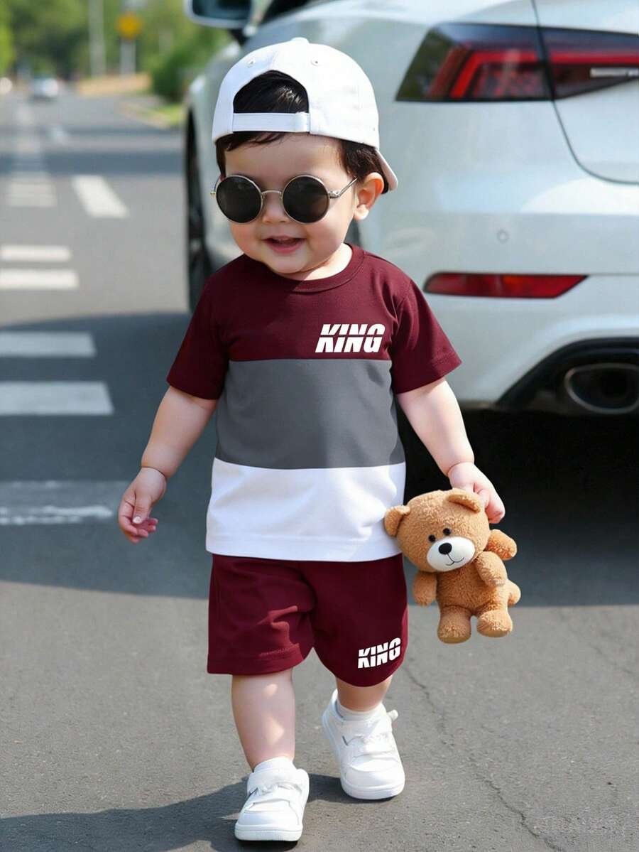 SHEIN Playful Pals 两件套男婴时尚街头休闲条纹拼接英文字母“KING”印花圆领短袖T恤和酒红色短裤套装,适合夏季外出穿着 - 彩色 - 查看 1