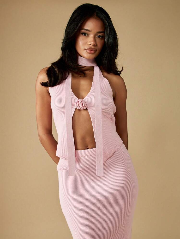MISSGUIDED 봄 여름 패션을 위한 로즈 디테일과 컷아웃 디자인의 골지 니트 홀터넥 스카프 탑