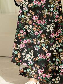 SHEIN 黑色碎花儿童长袍，时尚甜美优雅彩色碎花，适合年轻女孩休闲简约V领宽松传统长袖阿拉伯连衣裙，适合春夏穿着，优雅时尚长袖连衣裙，儿童祈祷长袍，舒适易穿，休闲服饰，端庄卡夫坦长袍，儿童长袍，新款 - 彩色 - 查看 4