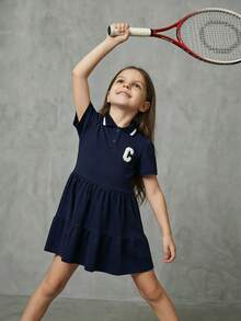 Casuvi Kids 2025年返校季儿童大学校园运动装，女童字母刺绣撞色包边荷叶边下摆高领宽松连衣裙