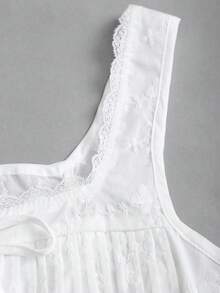 Sweetra 女士新款时尚百搭上衣，刺绣提花蕾丝饰边白色面料吊带背心 - 白色 - 查看 4