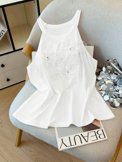 GlowEve CURVE Plusstorlek mjukt stickat linne med spaghettiband och blomdekoration på bröstet, elegant för utflykter, pendling, dejter, fester, semester