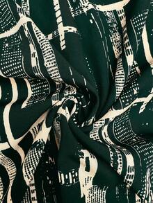 EMERY ROSE Camisa casual de mujer talla grande con cuello en V, manga corta tipo murciélago y estampado geométrico - Verde Oscuro - Ver 6