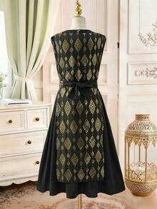 Zweiteiler-Set für Tween Mädchen, mit goldfarbener geprägter Verzierung am Kragen und einem gewebten Gürtel in der Taille für einfaches An- und Ausziehen. Es ist lässig, elegant und modisch, geeignet für Bankette. Es hat einen orientalischen Stil und einen Hofstil. Das Set beinhaltet ein schwarzes Kleid und einen Gürtel. - Schwarz - Übersicht 2