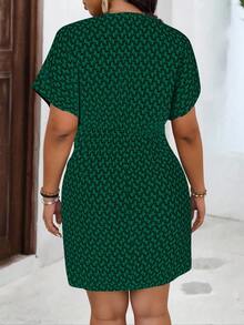 SHEIN Clasi 大码度假休闲印花系腰连衣裙 - 墨綠色 - 查看 2