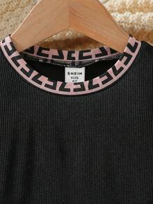 少女经典碎花泡泡袖连衣裙，优雅时尚，适合春夏休闲户外穿着。 - 彩色 - 查看 5