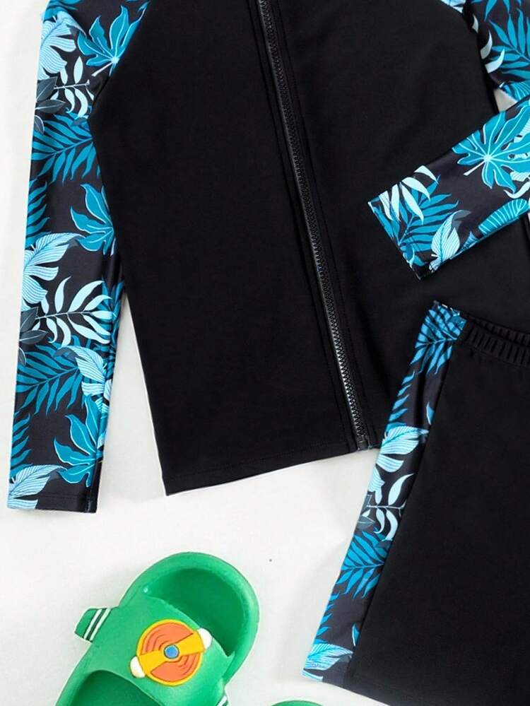 两件套男童泳装，黑色印花长袖拉链防晒衣和泳裤，时尚休闲沙滩装，适合游泳、暑假、海滩、泳池等场合。 - 黑色 - 查看 6