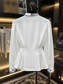Qadelle Blusa elegante para o dia a dia com gola e punhos contrastantes e mangas bufantes. - Branco - Ver 2