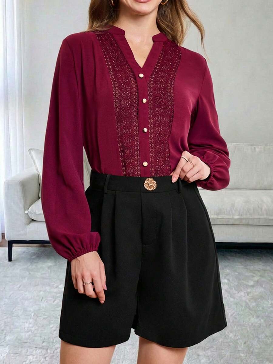 Miaspire 这款优雅的女士短裤采用简约精致的纯色设计。高腰阔腿剪裁，修饰腿型，拉长腿部线条，金色花朵纽扣更添时尚气息。非常适合春秋季穿着。 - 黑色 - 查看 1