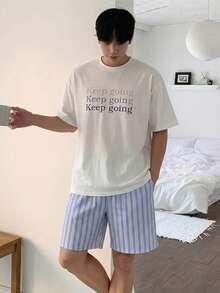 DAZY Bộ đồ ngủ mùa hè dành cho nam, gồm áo thun trắng in chữ và quần short kẻ sọc. - Nhiều màu - Xem 3