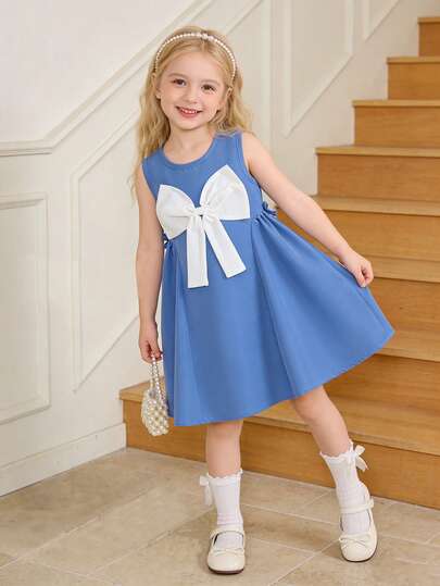 SHEIN 小女孩可爱甜美3D立体花朵无袖连衣裙，3D立体剪裁设计休闲连衣裙，适合花园、日常玩耍或上学穿着。