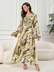 Al Najma Women's Loose V-Neck Elegant Arabic Style Dress, Summer - Green - View 4