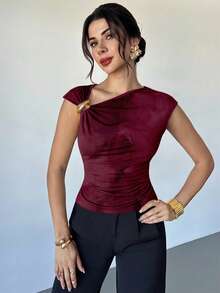 Firerie 女士休闲优雅酒红色扎染印花金属装饰不对称肩部T恤，适合外出、聚会和其他场合。 - 彩色 - 查看 5