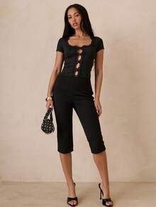 SHEIN Glamour Camiseta de mujer vintage con patchwork de encaje, calada, cuello cuadrado, manga corta, color negro liso, verano, sexy y chic, para club - Negro - Ver 3