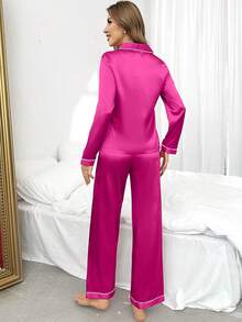 LuxeNights 女士撞色滚边翻领上衣，带口袋和刺绣睡衣套装，秋冬舒适优雅细节 - 玫紅色 - 查看 2