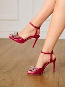 CUCCOO HITCHD 女士迷人水钻网眼蝴蝶结露趾细高跟鞋，优雅浪漫的婚礼派对高跟鞋，闪亮红色新娘伴娘礼服鞋，适合鸡尾酒茶会，夏季 - 紅色 - 查看 5