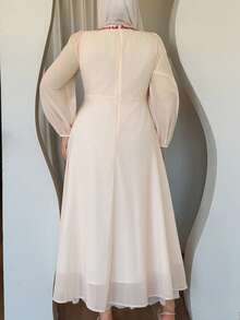 Dazy Plus Đầm voan tay phồng dáng rộng, màu mơ, in hoa thanh lịch, thích hợp cho các buổi hẹn hò và kỳ nghỉ, kiểu dáng mùa hè. - Màu be - Xem 8