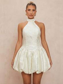 Lumalex 春夏纯白色提花吊带露背泡泡裙迷你连衣裙，适合女士假日派对、复古风、锐舞音乐节、郊游、游泳度假、优雅复活节波西米亚风、海滩、户外、婚礼季、宴会、成人礼、海滩、海边等场合。这款连衣裙也可作为女士无袖连衣裙、正式礼服、晚宴礼服、婚礼宾客礼服、邮轮晚宴礼服、生日晚宴礼服或春季婚礼宾客礼服穿着。 - 白色 - 查看 10