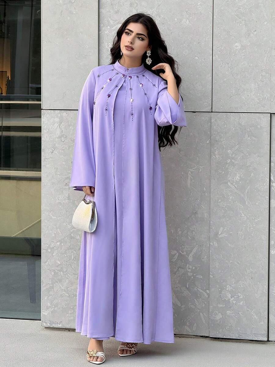Al Najma 女士彩色水钻装饰立领长袖优雅阿拉伯风格连衣裙 - 紫色 - 查看 1