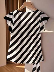 SHEIN PETITE CURVE 大码女式休闲百搭条纹不对称系带荷叶袖V领衬衫，春夏款 - 黑與白 - 查看 2