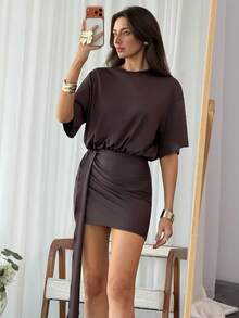 Aloruh Elegant brun, avslappnad t-shirtklänning med rund hals för kvinnor, minikjol - Kaffebrun - Visa 4