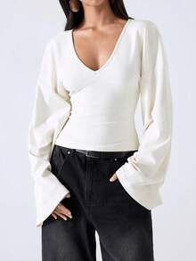 LYSMO 这款2026年新款简约女士冬季休闲百搭纯色喇叭袖衬衫，适合通勤、圣诞节、新年、感恩节、毕业典礼等各种场合。它优雅时尚，是居家休闲的理想之选。深V领设计和白色更添舒适放松之感。 - 白色 - 查看 5