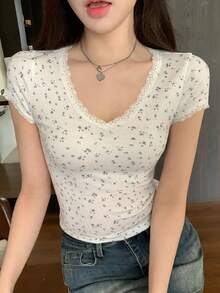 DAZY 女士碎花撞色蕾丝V领短袖修身T恤 夏季 - 白色 - 查看 8