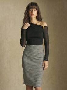 BizChic Bộ đồ liền thân nữ màu đen mới, kiểu dáng bất đối xứng, cắt xẻ, vai lệch, đính kim loại và lưới phối hợp, dành cho mùa Xuân/Hè 2026. - màu đen - Xem 7