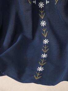 Lacomfia Floral Embroidery Flare Sleeve Stand Collar Top, Vintage Loose Embroidered Plus Size Blouse - Navy Blue - View 4
