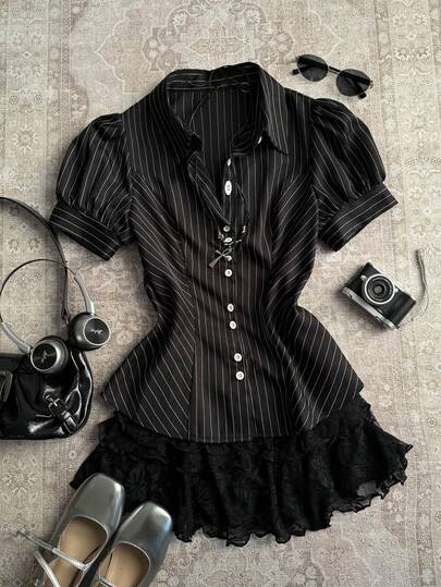 Attitoon Camisa ajustada de mujer con cuello de pie, botones y mangas abullonadas, de estilo retro punk y Y2K, con rayas blancas y negras, cómoda para reuniones y salidas en primavera/verano