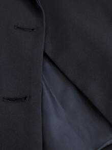 Aveloria Modichic Bộ vest nữ hai hàng cúc, chất liệu vải organza cao cấp, thiết kế tinh tế, mỏng nhẹ, gồm áo và quần short. - màu đen - Xem 7