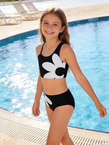 SHEIN 1pc Girls' Floral Accent Black & White Contrast Tankini Swimsuit Swimsuits For 14 Year Old Black Two Piece Black Bathing Suits For Girls Two Piece Girls Tween High Waisted Swimsuit Teen Girl Swimsuit 2 Piece Black Tween Swimsuit - Black - View 2