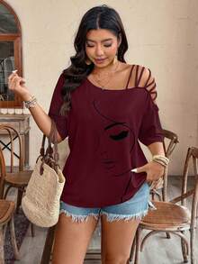 Breezaya Große Größen T-Shirt mit asymmetrischen Trägern und Porträtdruck, Kurzarm - Bordeaux - Übersicht 6