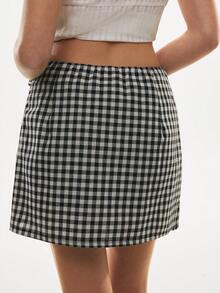 Poéselle 女士纯棉格纹高腰迷你裙，饰有仿口袋细节——复古格纹裹身造型，打造夏季街头风尚。格纹迷你裙、格纹短裙、方格裙、Y2K迷你裙、野餐格纹时尚、高腰短裙、田园风短裙、夏季街头休闲通勤格纹裙 - 黑與白 - 查看 8