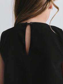 Maija Kids 年轻女孩秋冬经典时尚，百搭可爱，做工精细，饰有水钻大蝴蝶结，可作装饰，适合户外、居家、派对、日常休闲穿着，优雅简约，无袖宽松直筒A字型清爽天鹅绒背心连衣裙，适合圣诞节穿着。 - 黑色 - 查看 5