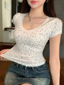 DAZY 女士碎花撞色蕾丝V领短袖修身T恤 夏季 - 白色 - 查看 7