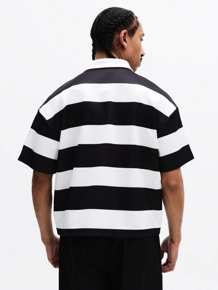 로고 프린트가 있는 스트라이프 폴로 셔츠