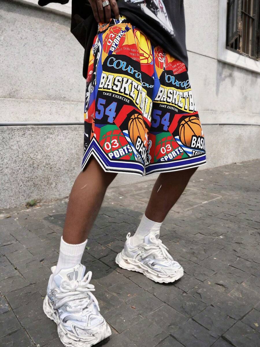 SHEIN 青少年男童撞色印花宽松休闲短裤，舒适篮球图案针织短裤，适合通勤、上学、日常休闲、度假、运动、音乐节、假日、海滩旅行等场合，尽显夏日风情。青少年运动短裤，印花短裤，男士篮球短裤，青少年篮球短裤。