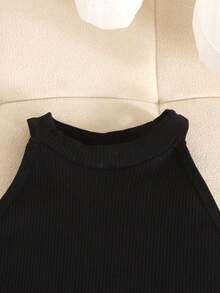 SHEIN 2件套少女黑色纹理针织露脐吊带上衣和短裤套装，休闲日常穿着