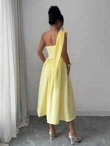 Rafferiza Mẫu đầm midi dáng suông, thanh lịch kiểu Pháp đơn giản, vai lệch, họa tiết hoa, eo thắt, chất liệu trang trí, dành cho nữ, thích hợp cho mùa xuân/hè. - Màu vàng - Xem 2