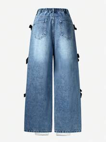 SHEIN Quần jeans ống rộng rách rưới thêu họa tiết thời trang dành cho nữ tuổi teen, chất liệu denim mài kiểu cổ điển, màu xanh lam trung bình, phù hợp cho mùa xuân, hè, thu và đông. - Rửa nhẹ - Xem 2