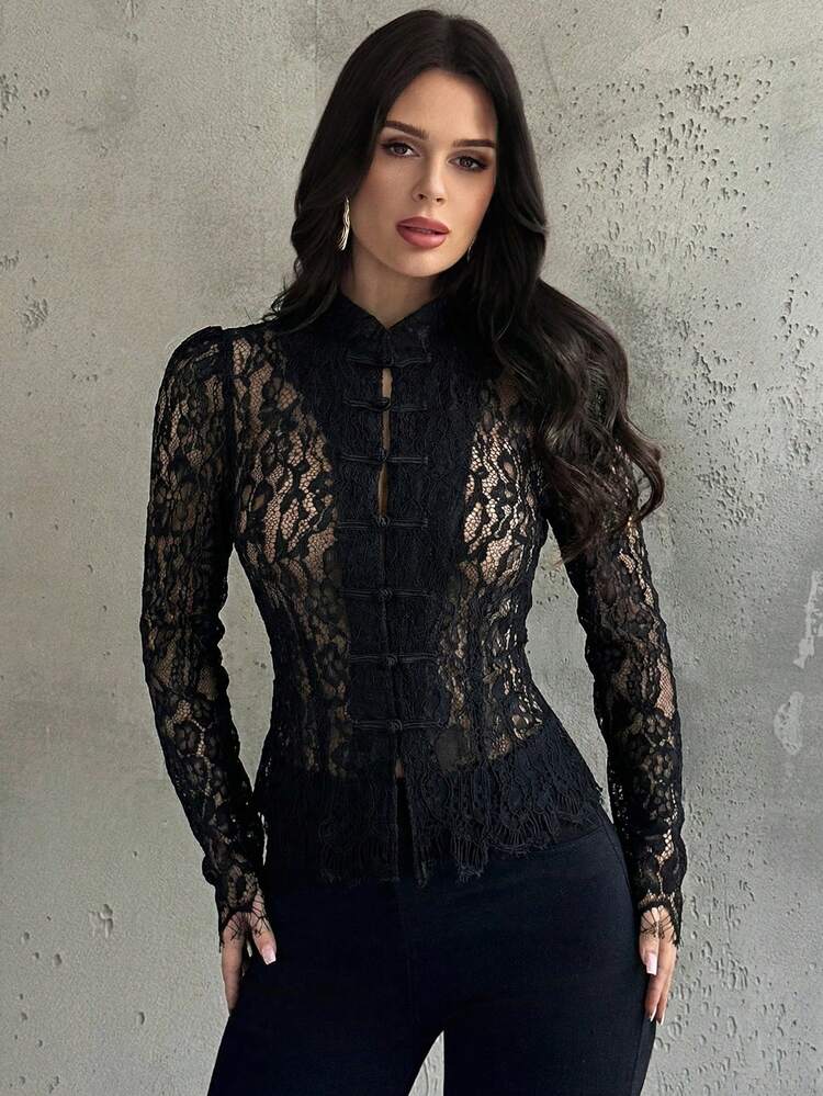 Blusa de estilo retro palaciego con botones en la cintura, manga larga y encaje negro. Nuevo estilo chino. Blusa de encaje de manga larga y semi transparente. Elegante, para ir a la oficina, citas, fiestas, bodas, graduaciones, actuaciones, conciertos, regreso a clases, reuniones anuales, cumpleaños de mujer. - Negro - Añade 5