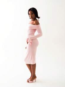 OverBlushhh Vestido midi suave y elegante de mujer con hombros descubiertos, mangas largas, volantes y busto fruncido, ideal para uso diario, citas, cumpleaños, graduación - Rosa Pálido - Ver 2