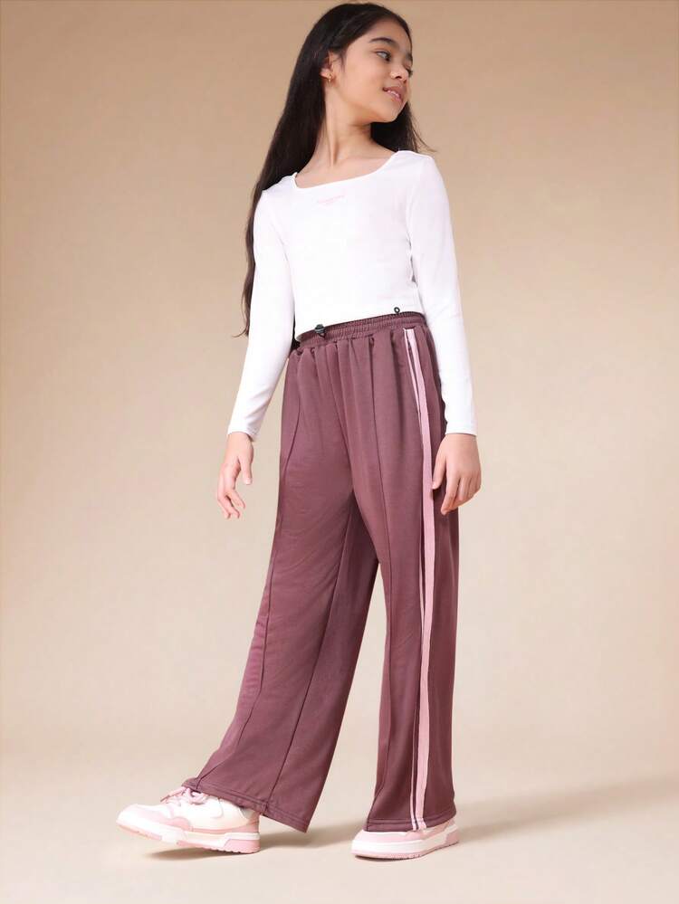 Langärmliges Crop-Top mit weitem Bein und Jogginghose