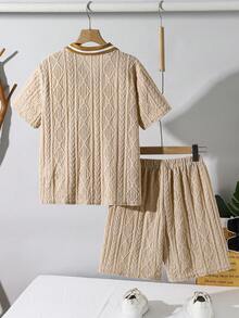 SHEIN Tween-Jungen 2 Stücke Poloshirt mit Kragen & Reißverschluss-Ausschnitt und Shorts Set, aus strukturiertem Stoff, bequemer Lässig-Urlaubsstil, geeignet für Outdoor-Aktivitäten, Straßenfotografie, Partys, Stadtbummel - Khaki - Übersicht 4