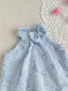 SHEIN 2 peças/Conjunto Casual Fofo de Meninas Bebê com Laço e Bordado de Cereja, Regata e Shorts de Cintura Elástica, Confortável e Macio, Adequado para Passeios na Primavera/Verão e Presentes, 3 Meses - 3 Anos - Azul - Visão 6